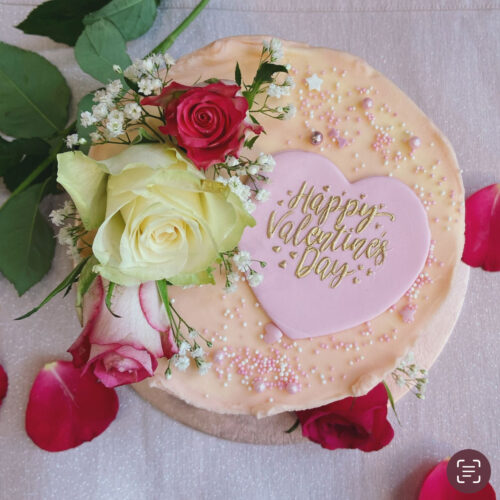 Strawberry champagne valentine cake - Image 2